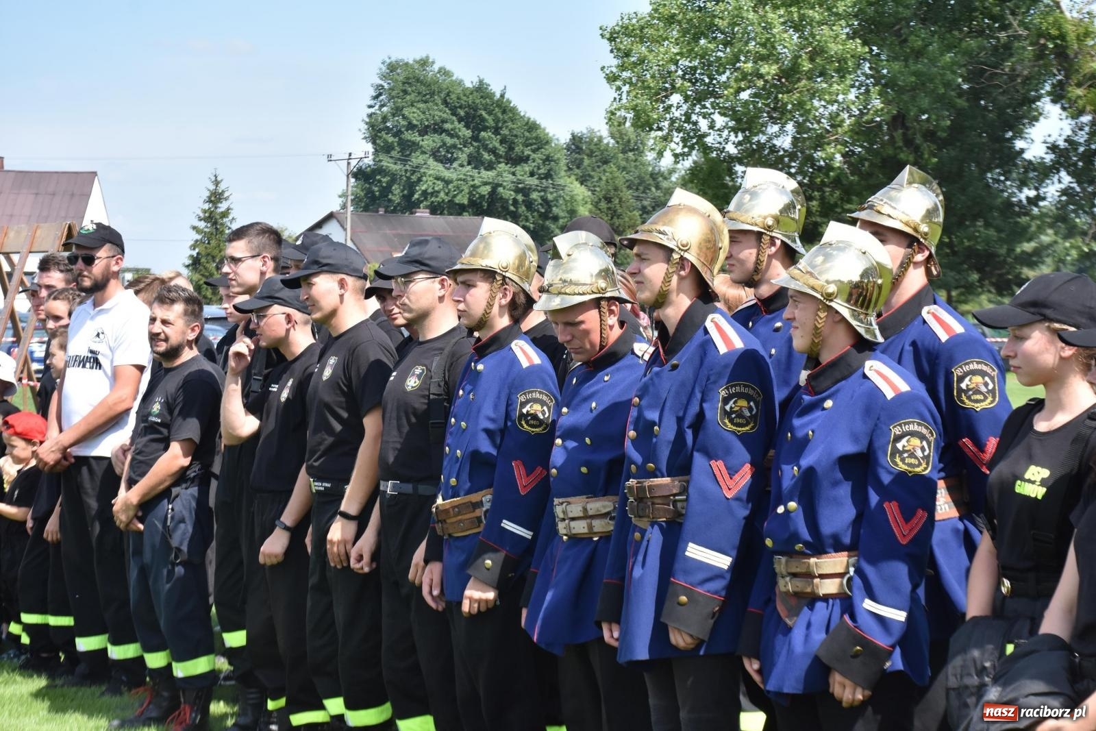 Zdjęcie w galerii na portalu naszraciborz.pl: Gospodarze z głównym trofeum zawodów w Bieńkowicach [FOTO i WIDEO] wiadomości z regionu