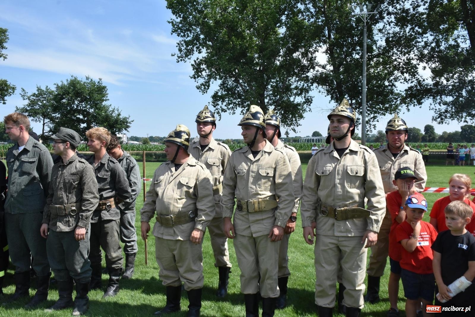 Zdjęcie w galerii na portalu naszraciborz.pl: Gospodarze z głównym trofeum zawodów w Bieńkowicach [FOTO i WIDEO] wiadomości z regionu