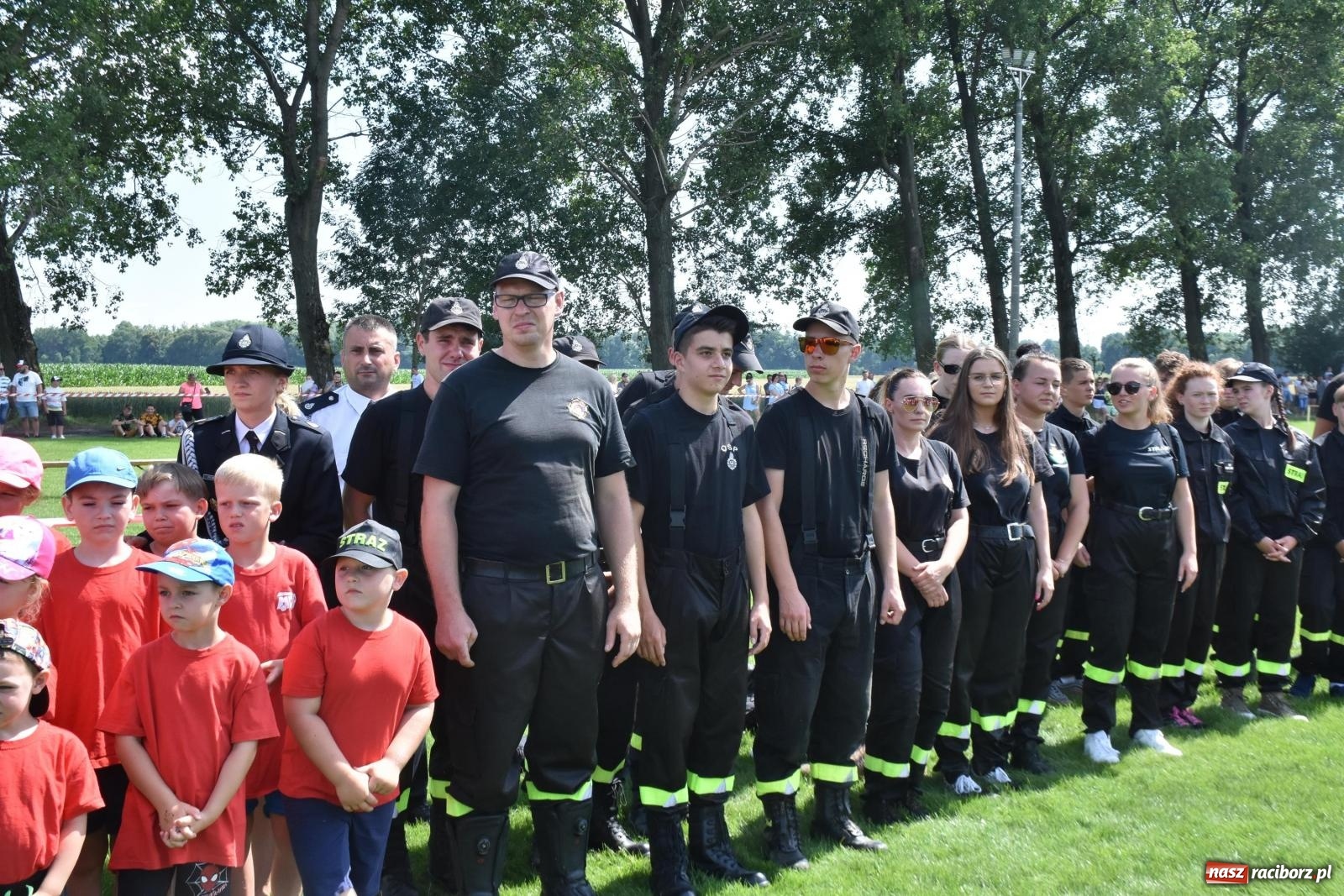 Zdjęcie w galerii na portalu naszraciborz.pl: Gospodarze z głównym trofeum zawodów w Bieńkowicach [FOTO i WIDEO] wiadomości z regionu