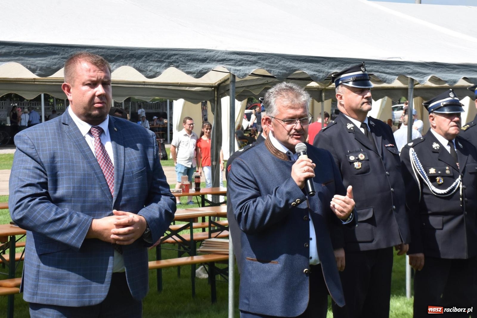 Zdjęcie w galerii na portalu naszraciborz.pl: Gospodarze z głównym trofeum zawodów w Bieńkowicach [FOTO i WIDEO] wiadomości z regionu