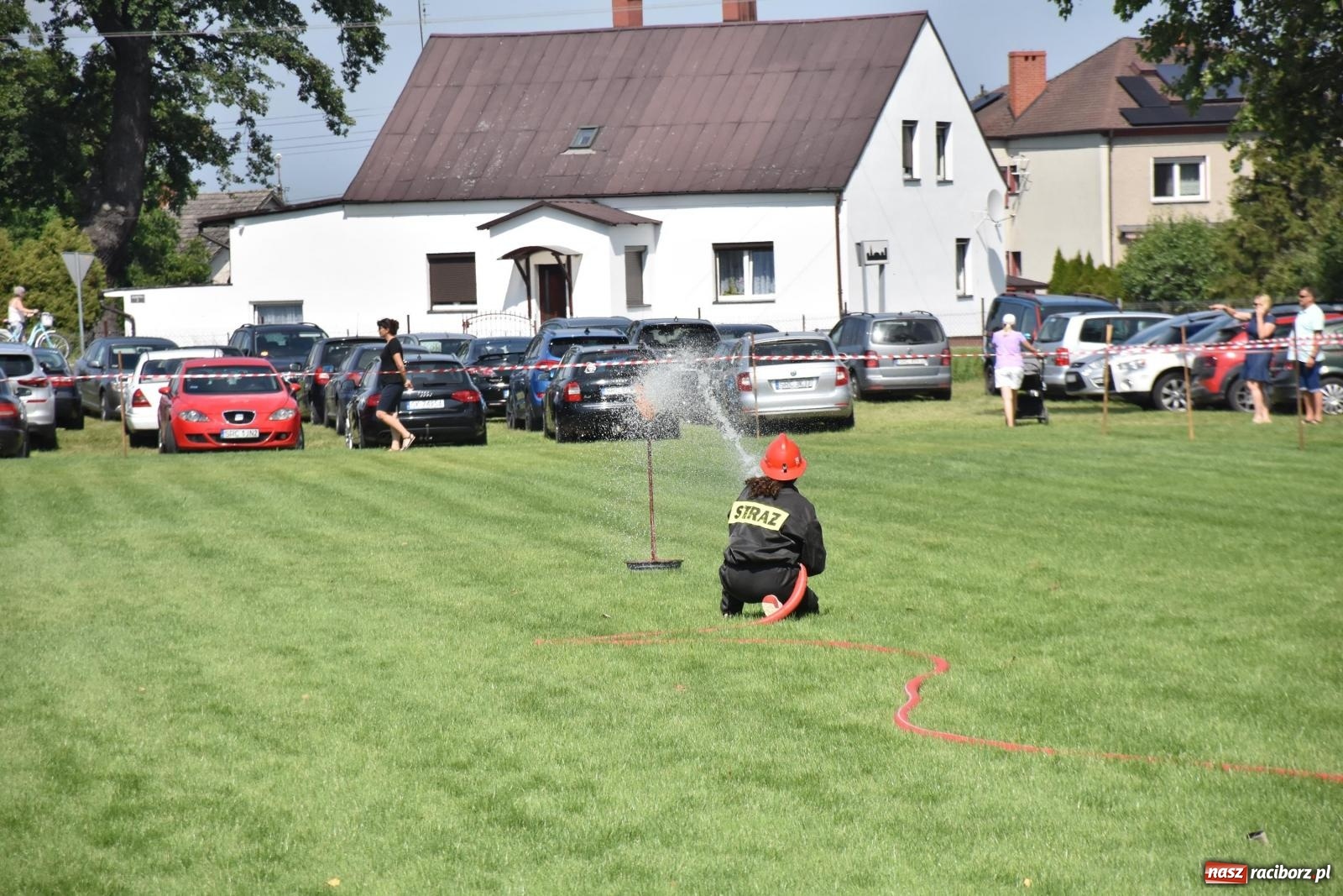 Zdjęcie w galerii na portalu naszraciborz.pl: Gospodarze z głównym trofeum zawodów w Bieńkowicach [FOTO i WIDEO] wiadomości z regionu