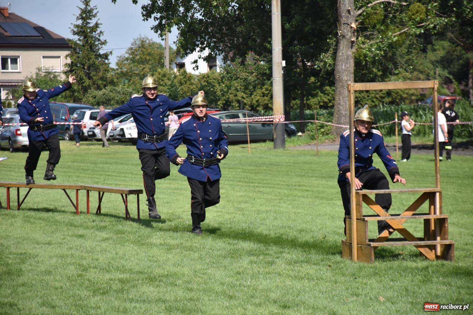Zdjęcie w galerii na portalu naszraciborz.pl: Gospodarze z głównym trofeum zawodów w Bieńkowicach [FOTO i WIDEO] wiadomości z regionu
