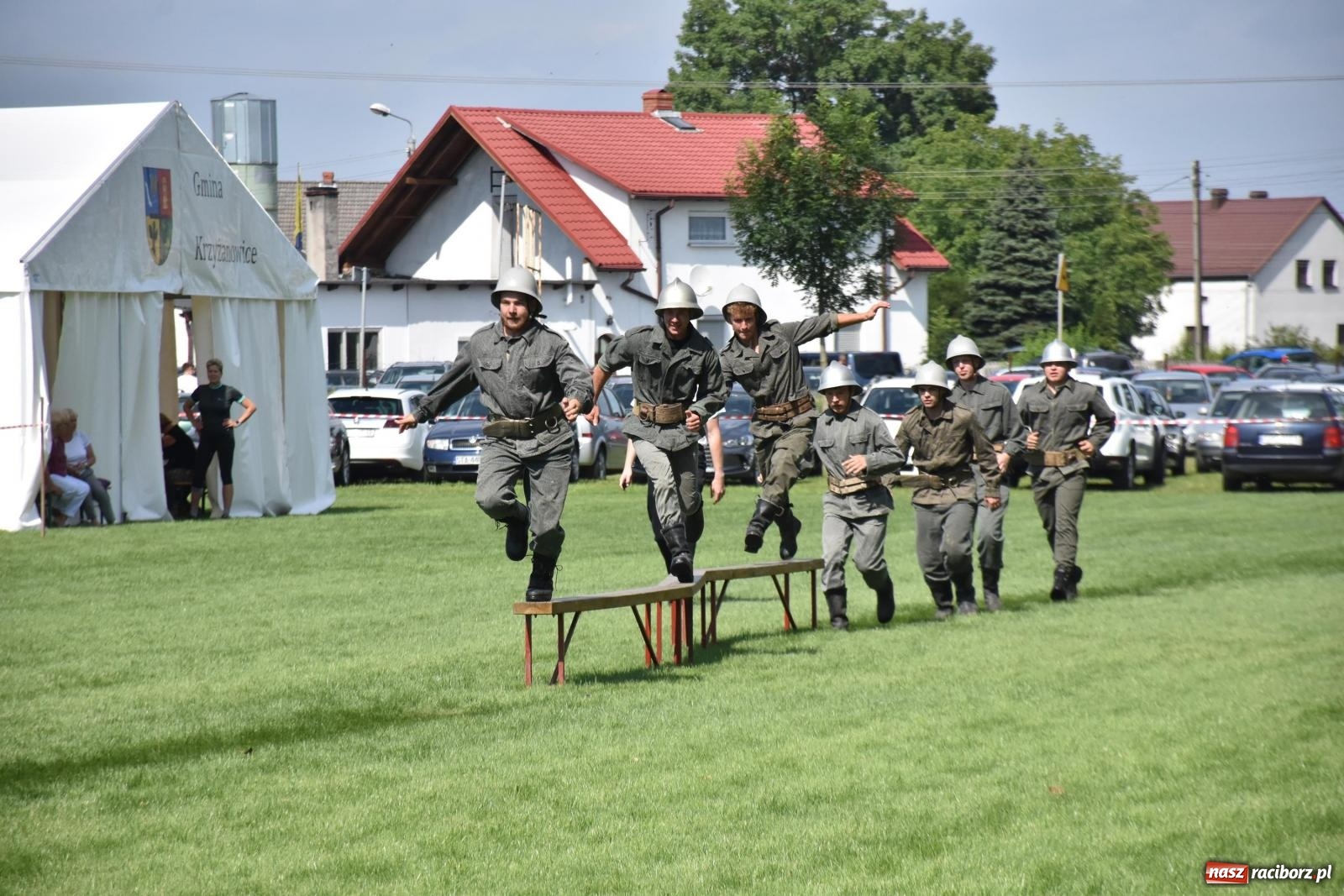 Zdjęcie w galerii na portalu naszraciborz.pl: Gospodarze z głównym trofeum zawodów w Bieńkowicach [FOTO i WIDEO] wiadomości z regionu