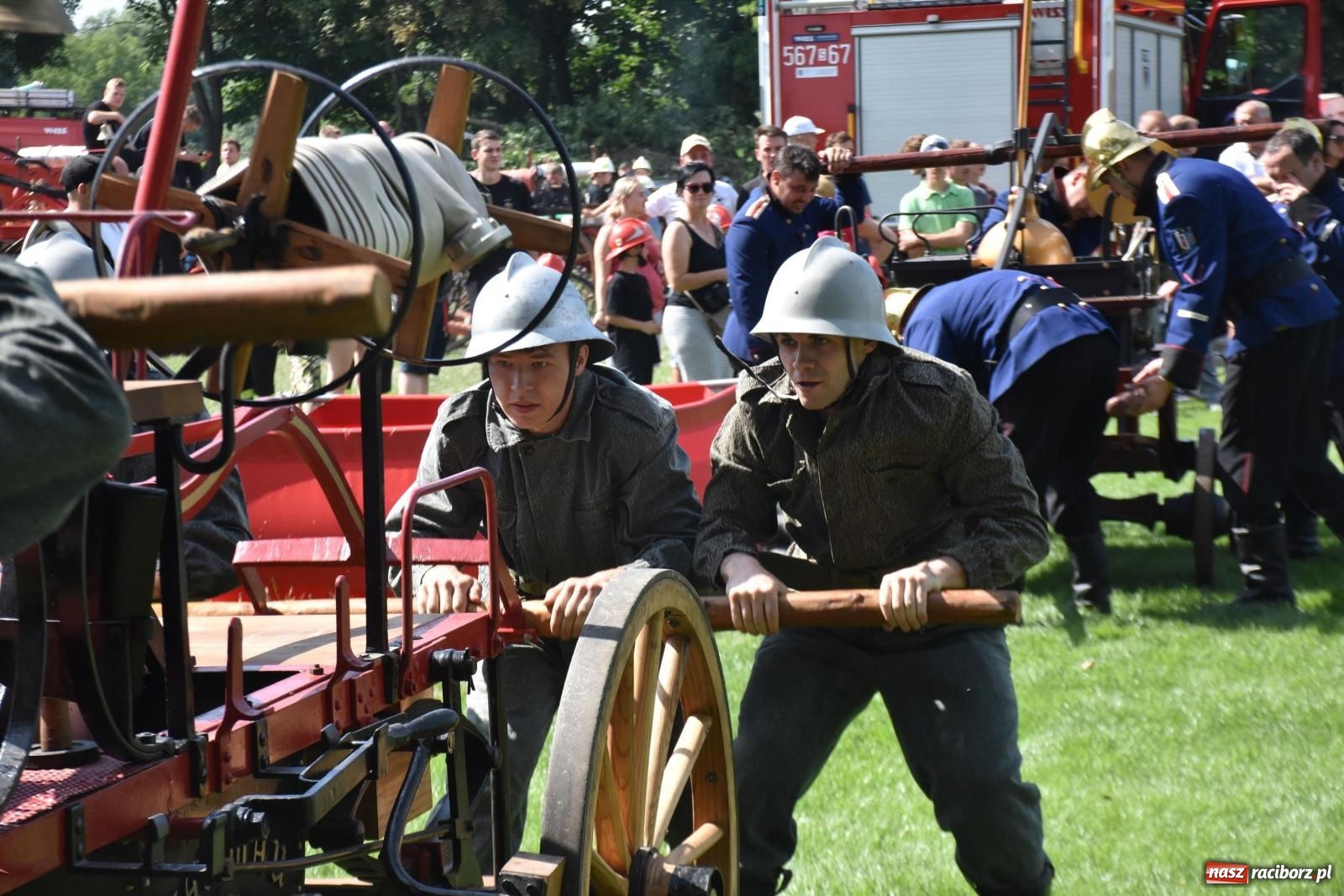 Zdjęcie w galerii na portalu naszraciborz.pl: Gospodarze z głównym trofeum zawodów w Bieńkowicach [FOTO i WIDEO] wiadomości z regionu