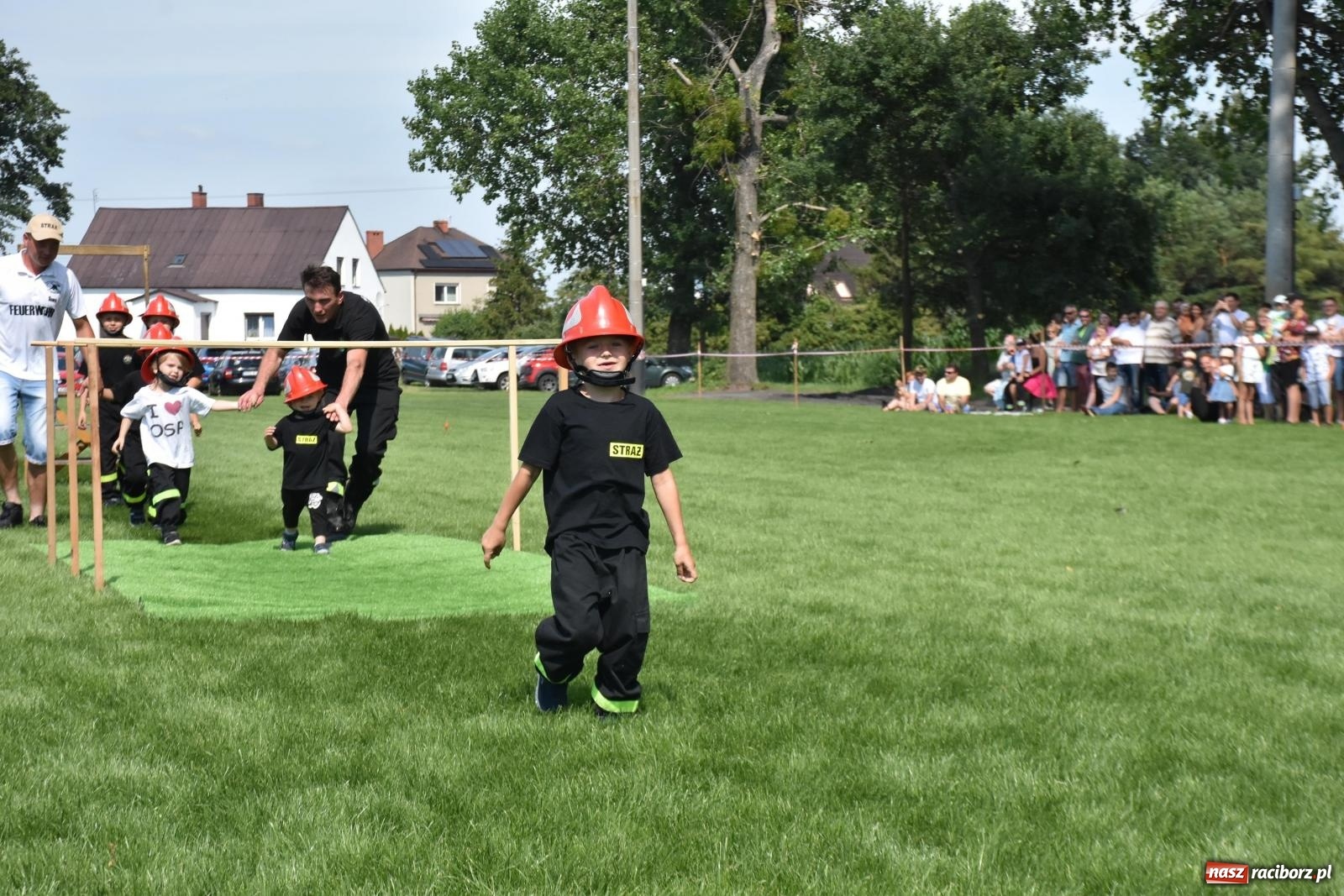 Zdjęcie w galerii na portalu naszraciborz.pl: Gospodarze z głównym trofeum zawodów w Bieńkowicach [FOTO i WIDEO] wiadomości z regionu