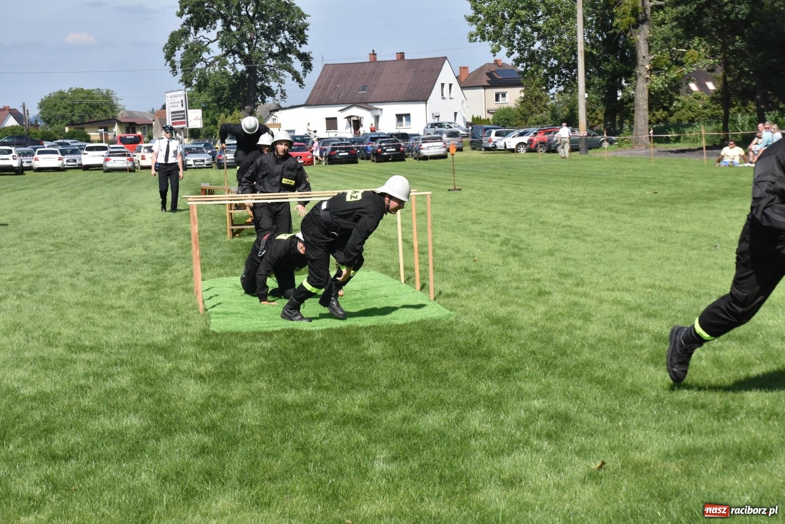 Zdjęcie w galerii na portalu naszraciborz.pl: Gospodarze z głównym trofeum zawodów w Bieńkowicach [FOTO i WIDEO] wiadomości z regionu