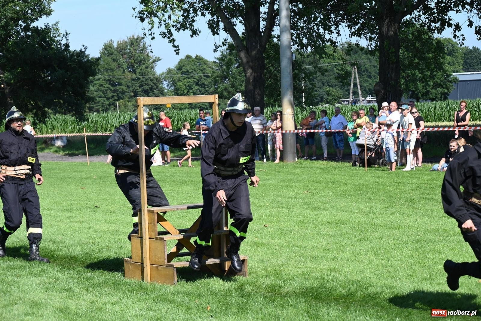Zdjęcie w galerii na portalu naszraciborz.pl: Gospodarze z głównym trofeum zawodów w Bieńkowicach [FOTO i WIDEO] wiadomości z regionu