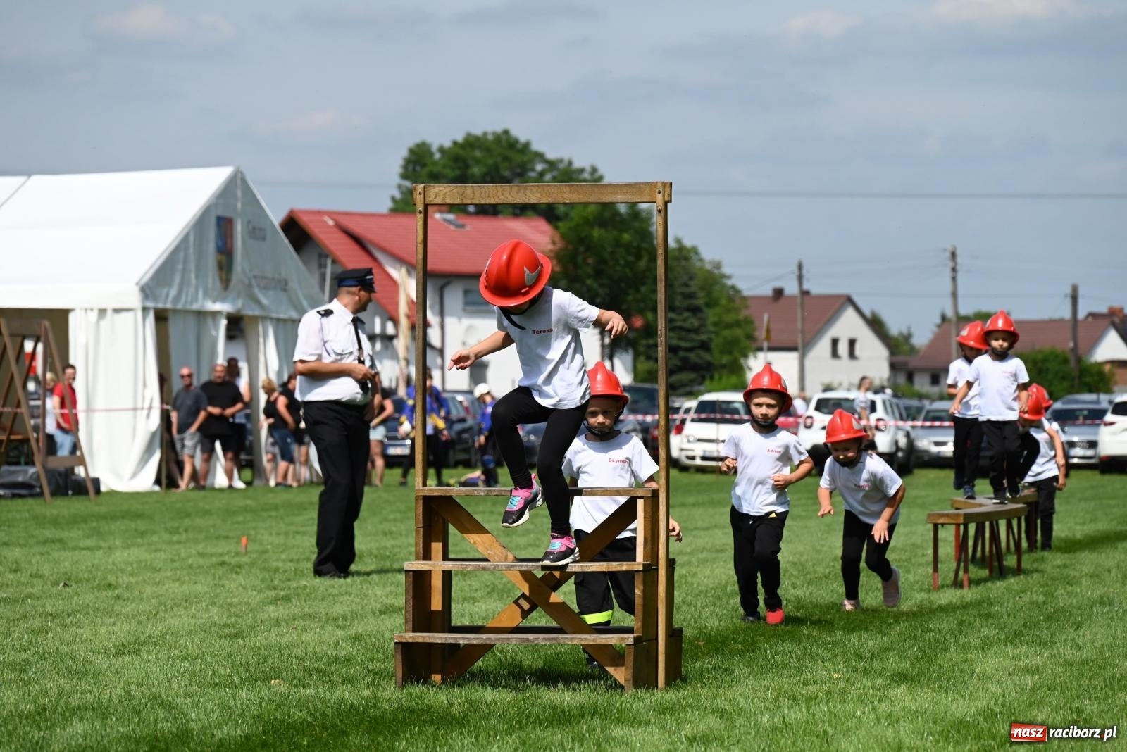 Zdjęcie w galerii na portalu naszraciborz.pl: Gospodarze z głównym trofeum zawodów w Bieńkowicach [FOTO i WIDEO] wiadomości z regionu
