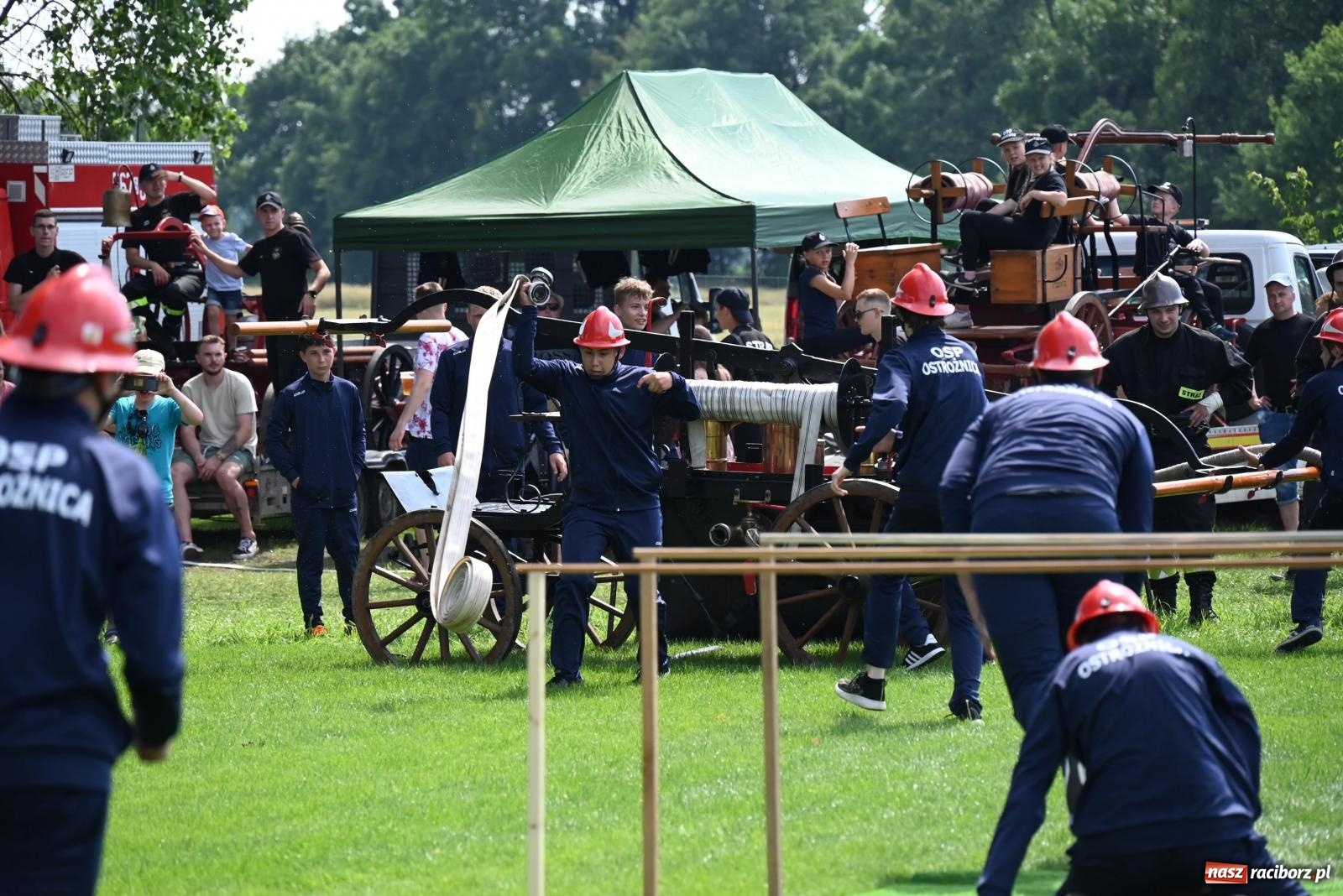 Zdjęcie w galerii na portalu naszraciborz.pl: Gospodarze z głównym trofeum zawodów w Bieńkowicach [FOTO i WIDEO] wiadomości z regionu