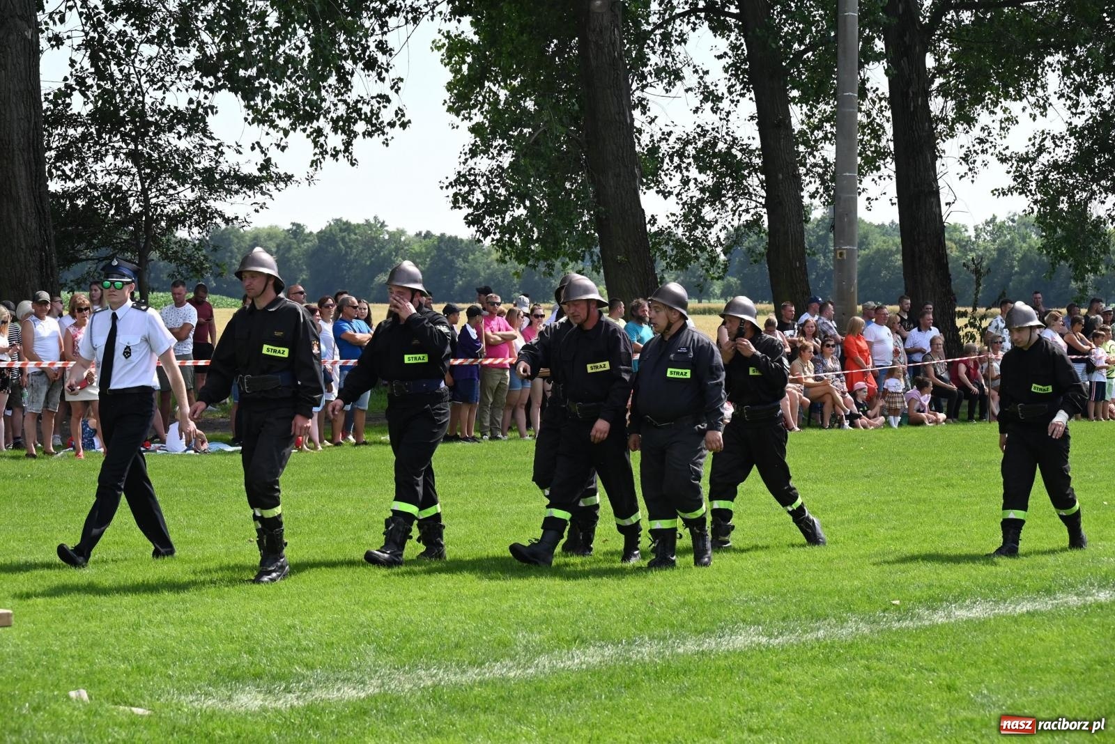 Zdjęcie w galerii na portalu naszraciborz.pl: Gospodarze z głównym trofeum zawodów w Bieńkowicach [FOTO i WIDEO] wiadomości z regionu