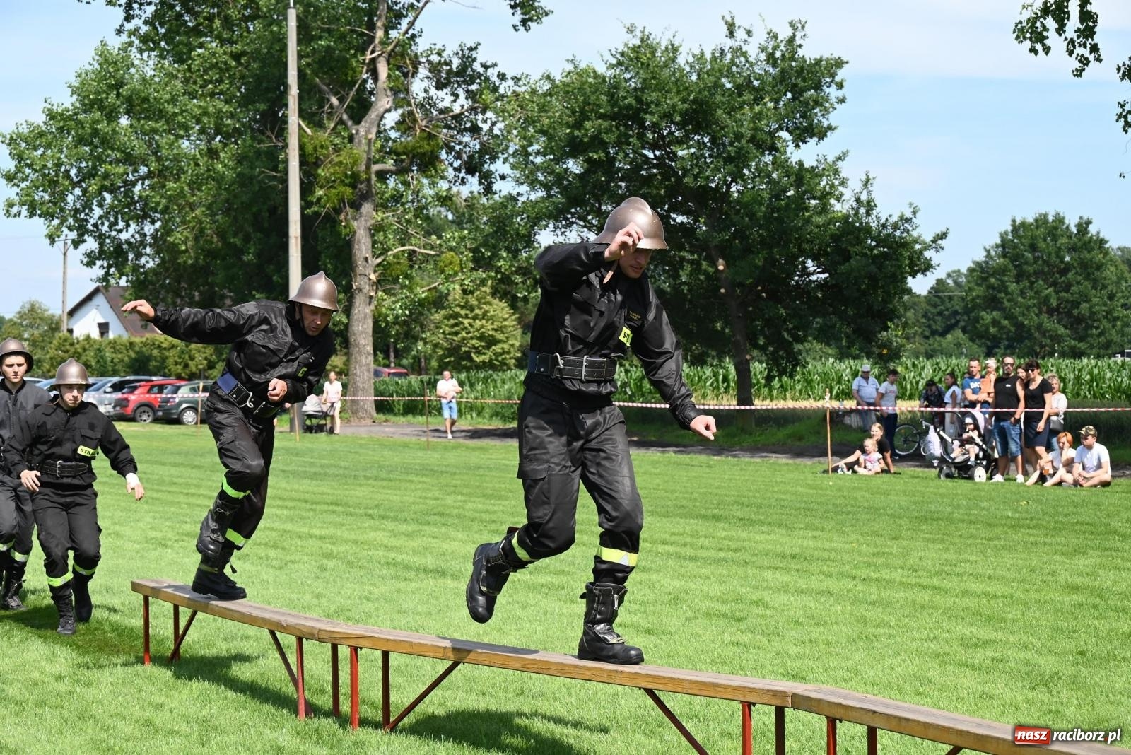 Zdjęcie w galerii na portalu naszraciborz.pl: Gospodarze z głównym trofeum zawodów w Bieńkowicach [FOTO i WIDEO] wiadomości z regionu