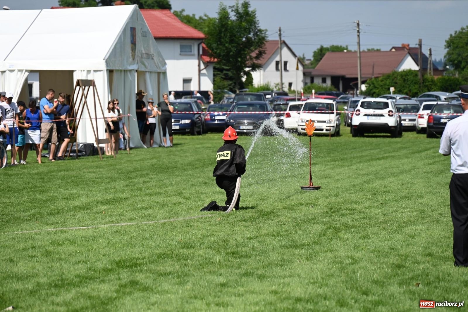 Zdjęcie w galerii na portalu naszraciborz.pl: Gospodarze z głównym trofeum zawodów w Bieńkowicach [FOTO i WIDEO] wiadomości z regionu