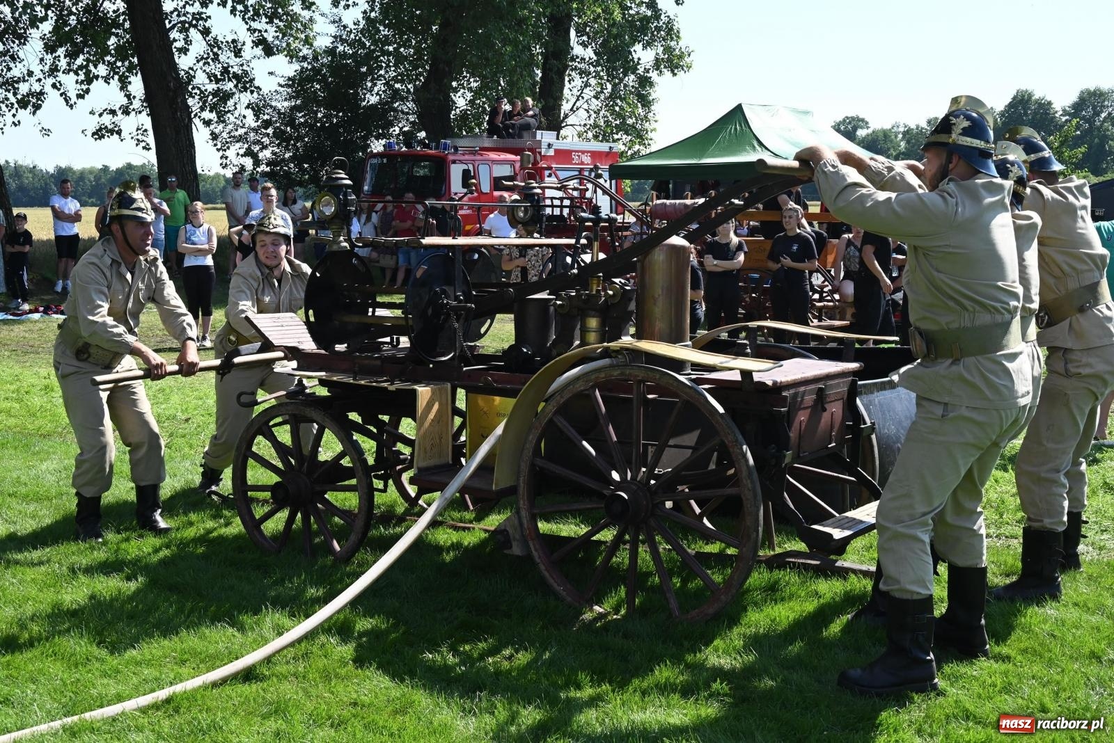 Zdjęcie w galerii na portalu naszraciborz.pl: Gospodarze z głównym trofeum zawodów w Bieńkowicach [FOTO i WIDEO] wiadomości z regionu