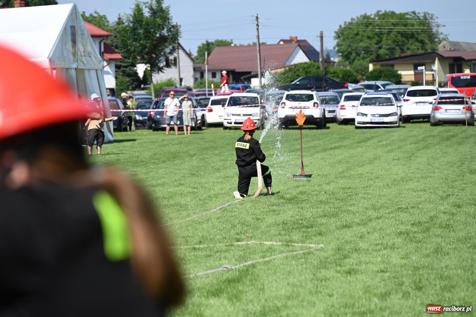 Zdjęcie w galerii na portalu naszraciborz.pl: Gospodarze z głównym trofeum zawodów w Bieńkowicach [FOTO i WIDEO] wiadomości z regionu