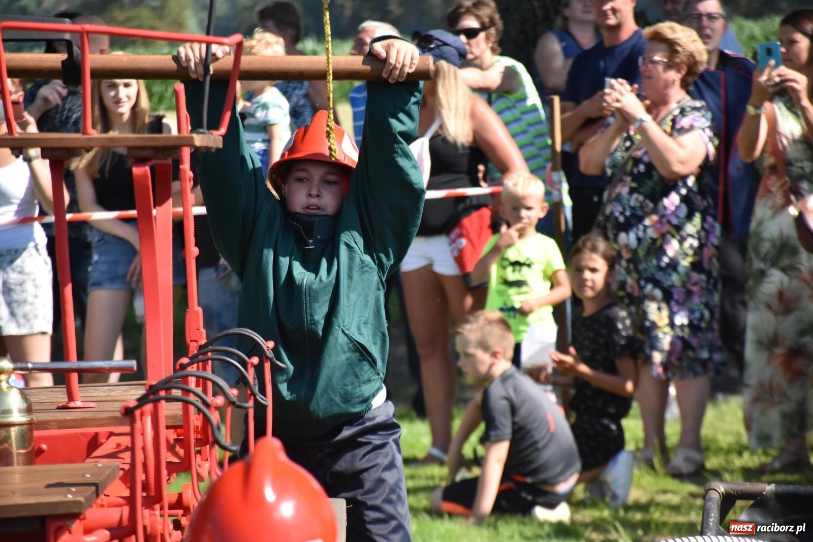 Zdjęcie w galerii na portalu naszraciborz.pl: Gospodarze z głównym trofeum zawodów w Bieńkowicach [FOTO i WIDEO] wiadomości z regionu