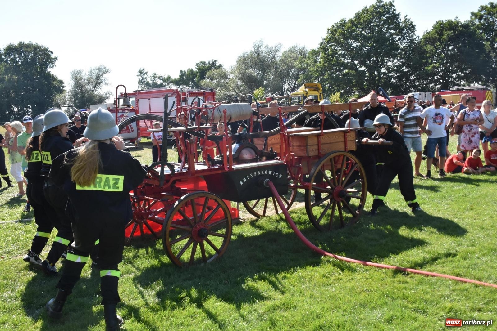 Zdjęcie w galerii na portalu naszraciborz.pl: Gospodarze z głównym trofeum zawodów w Bieńkowicach [FOTO i WIDEO] wiadomości z regionu