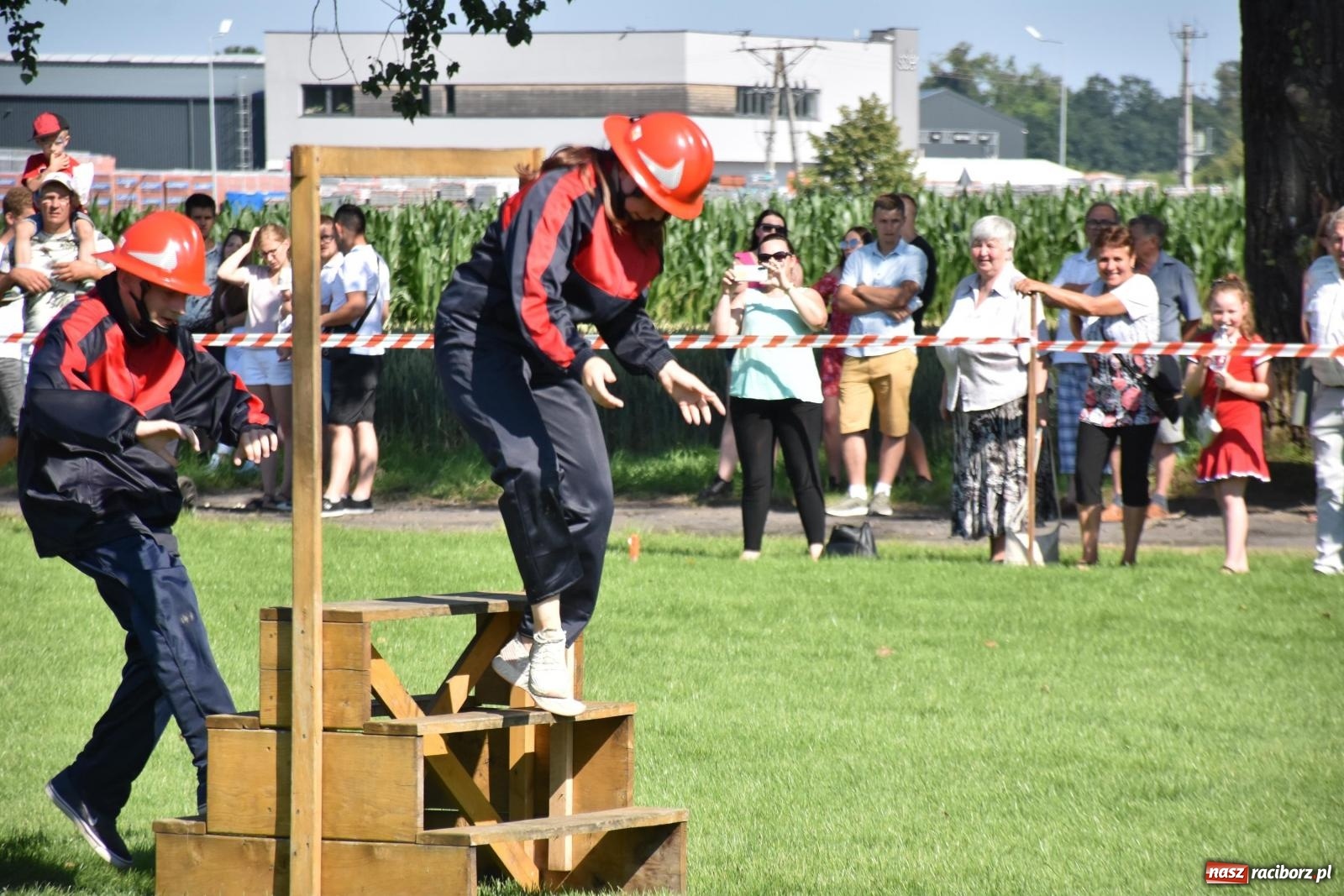 Zdjęcie w galerii na portalu naszraciborz.pl: Gospodarze z głównym trofeum zawodów w Bieńkowicach [FOTO i WIDEO] wiadomości z regionu