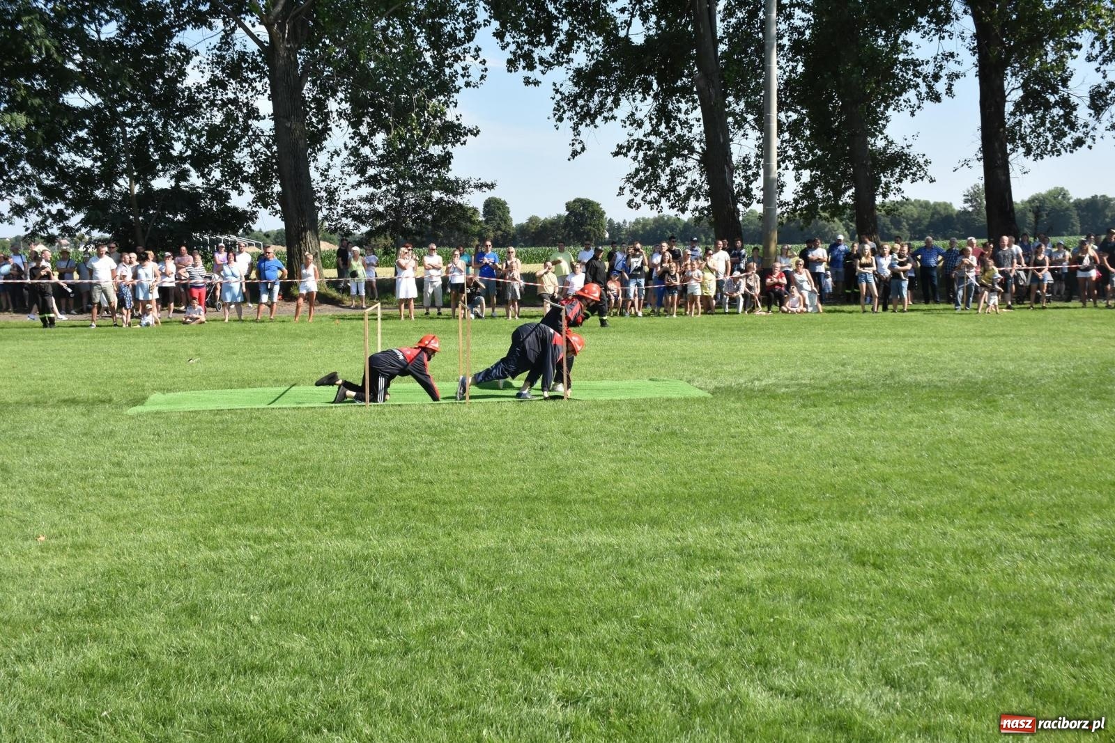 Zdjęcie w galerii na portalu naszraciborz.pl: Gospodarze z głównym trofeum zawodów w Bieńkowicach [FOTO i WIDEO] wiadomości z regionu