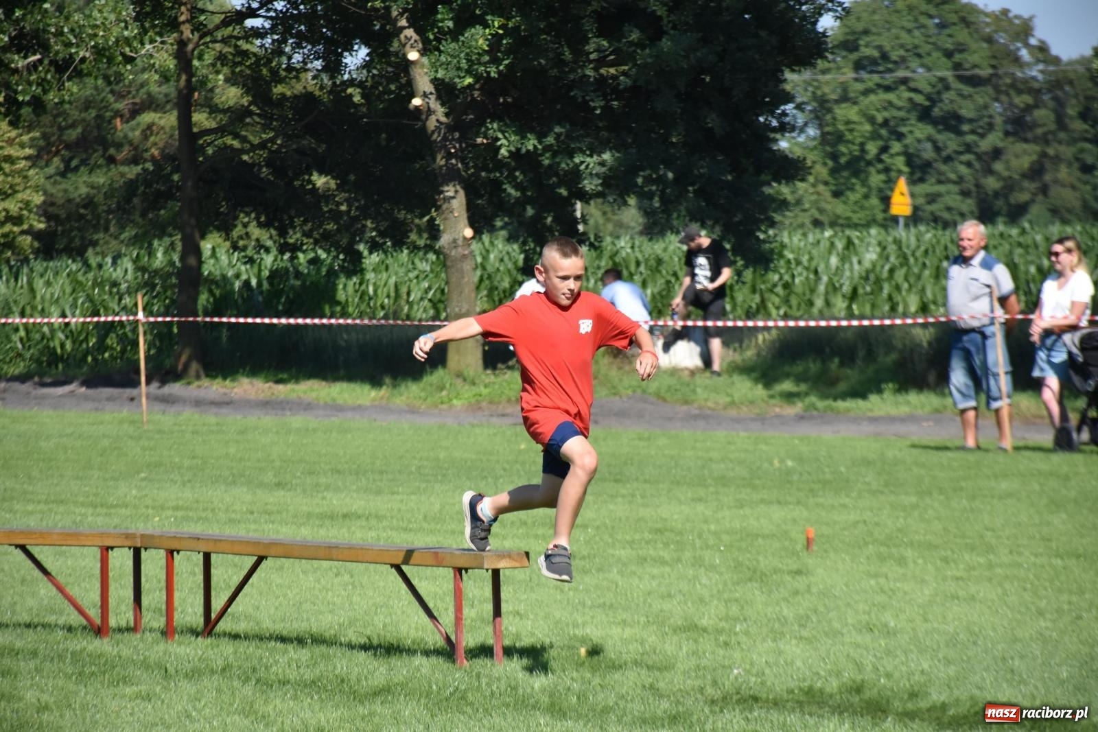 Zdjęcie w galerii na portalu naszraciborz.pl: Gospodarze z głównym trofeum zawodów w Bieńkowicach [FOTO i WIDEO] wiadomości z regionu
