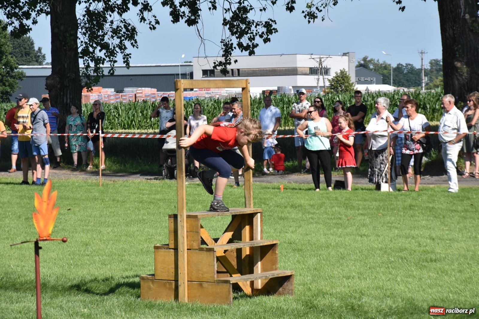 Zdjęcie w galerii na portalu naszraciborz.pl: Gospodarze z głównym trofeum zawodów w Bieńkowicach [FOTO i WIDEO] wiadomości z regionu