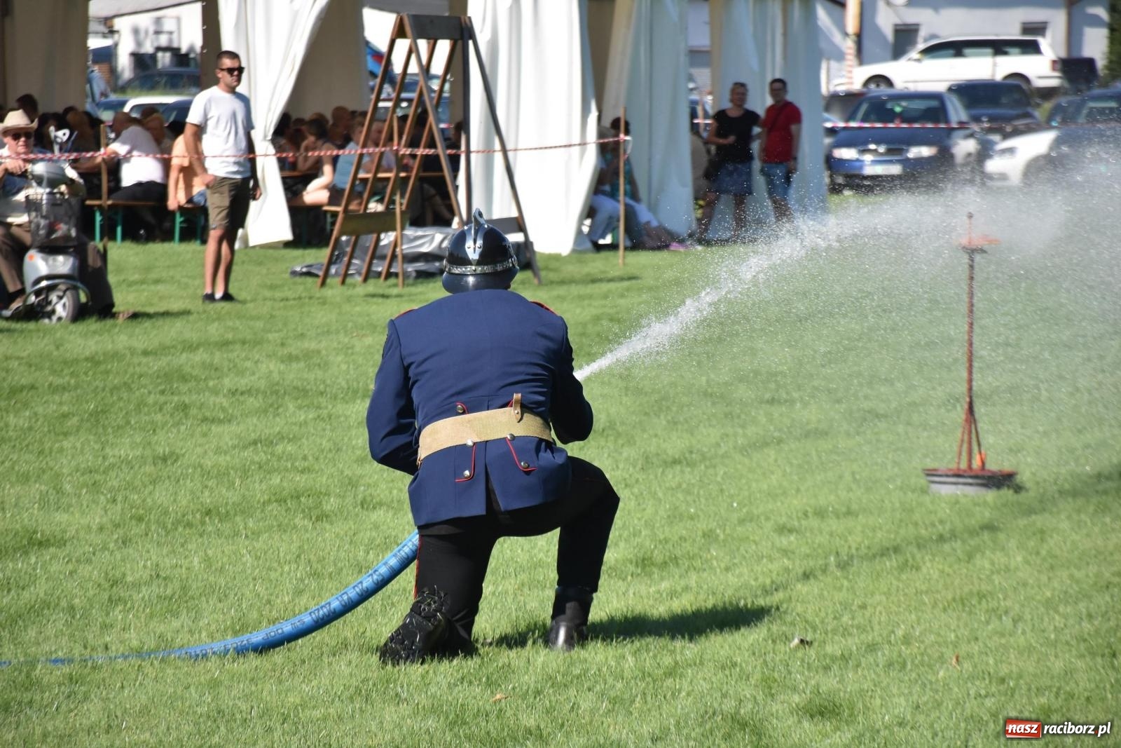Zdjęcie w galerii na portalu naszraciborz.pl: Gospodarze z głównym trofeum zawodów w Bieńkowicach [FOTO i WIDEO] wiadomości z regionu