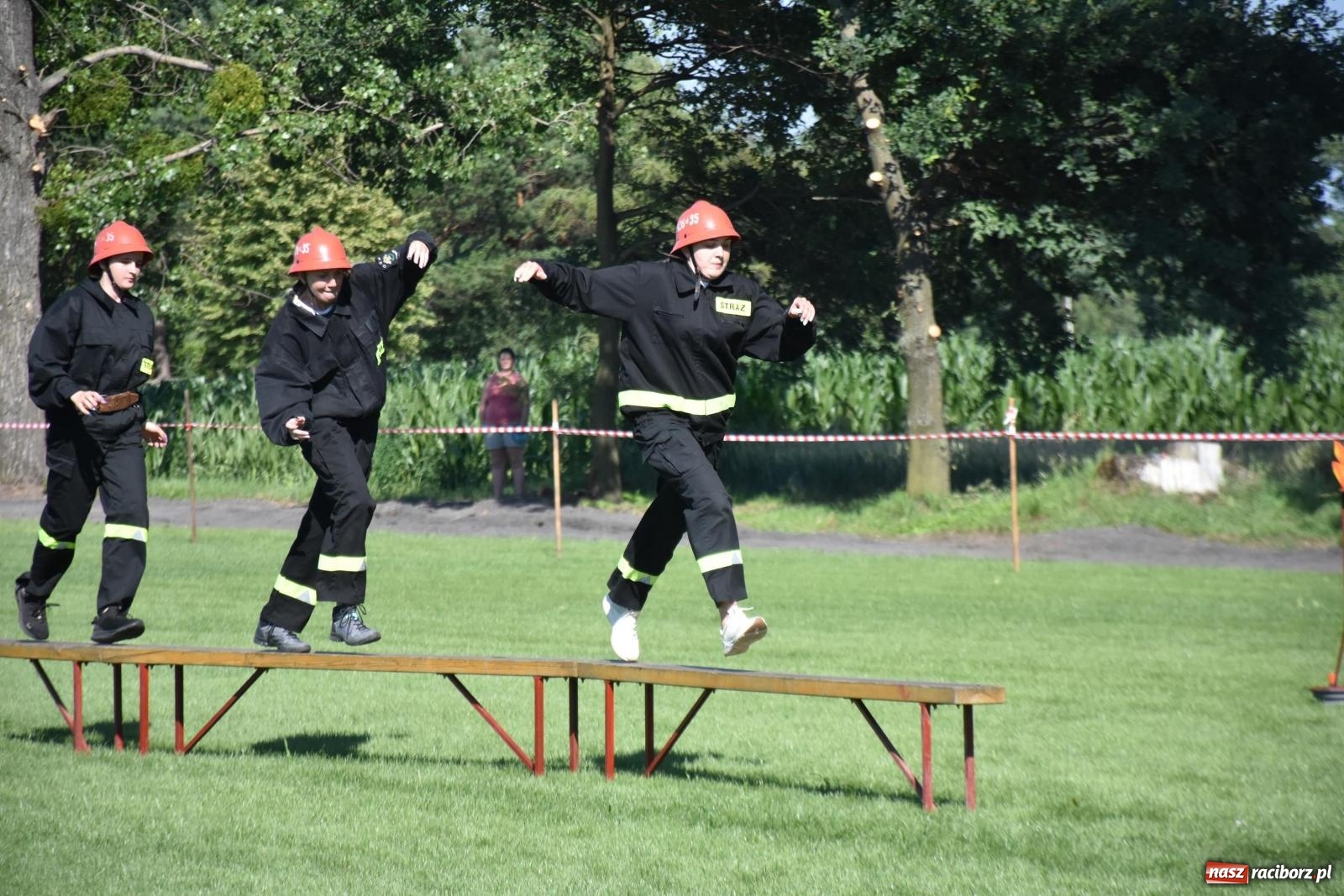 Zdjęcie w galerii na portalu naszraciborz.pl: Gospodarze z głównym trofeum zawodów w Bieńkowicach [FOTO i WIDEO] wiadomości z regionu