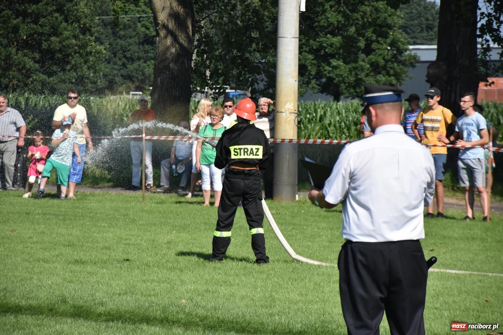 Zdjęcie w galerii na portalu naszraciborz.pl: Gospodarze z głównym trofeum zawodów w Bieńkowicach [FOTO i WIDEO] wiadomości z regionu