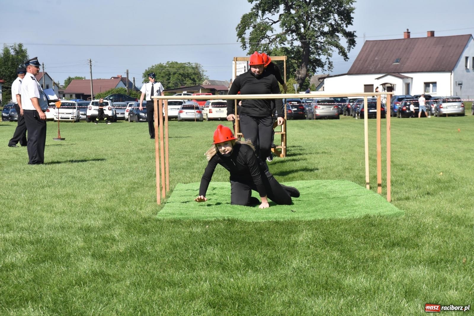 Zdjęcie w galerii na portalu naszraciborz.pl: Gospodarze z głównym trofeum zawodów w Bieńkowicach [FOTO i WIDEO] wiadomości z regionu