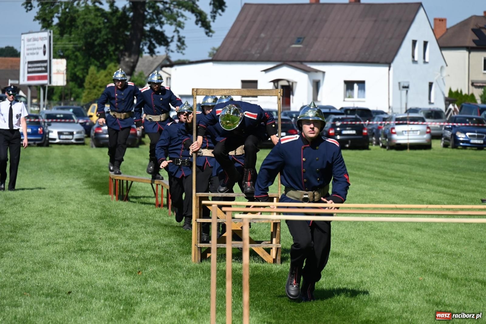 Zdjęcie w galerii na portalu naszraciborz.pl: Gospodarze z głównym trofeum zawodów w Bieńkowicach [FOTO i WIDEO] wiadomości z regionu