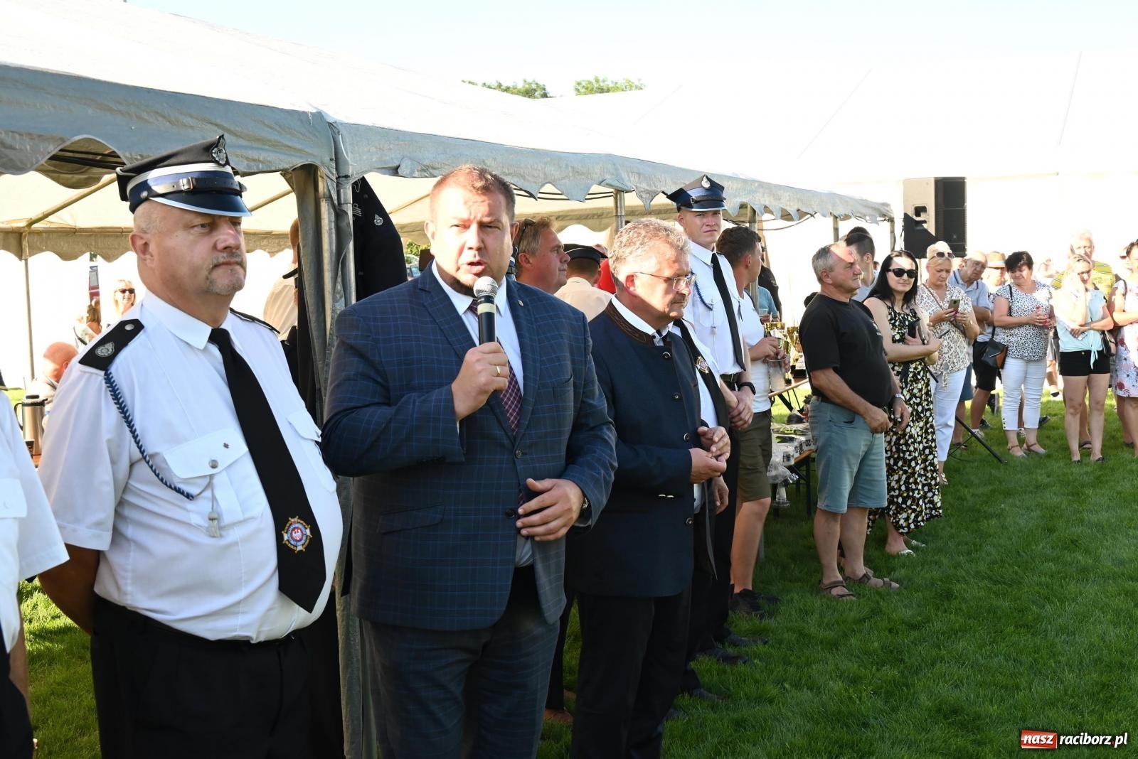 Zdjęcie w galerii na portalu naszraciborz.pl: Gospodarze z głównym trofeum zawodów w Bieńkowicach [FOTO i WIDEO] wiadomości z regionu