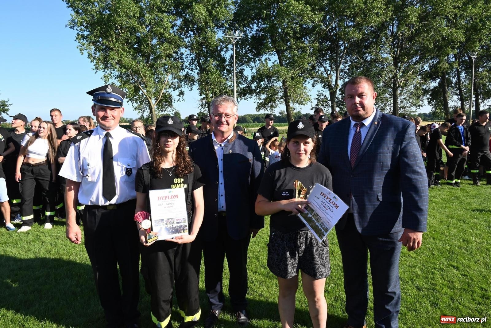 Zdjęcie w galerii na portalu naszraciborz.pl: Gospodarze z głównym trofeum zawodów w Bieńkowicach [FOTO i WIDEO] wiadomości z regionu