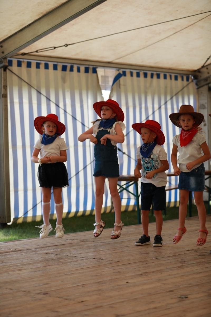 Zdjęcie w galerii na portalu naszraciborz.pl: 100 lat OSP Bojanów. Wesoło i kolorowo na scenie wiadomości z regionu