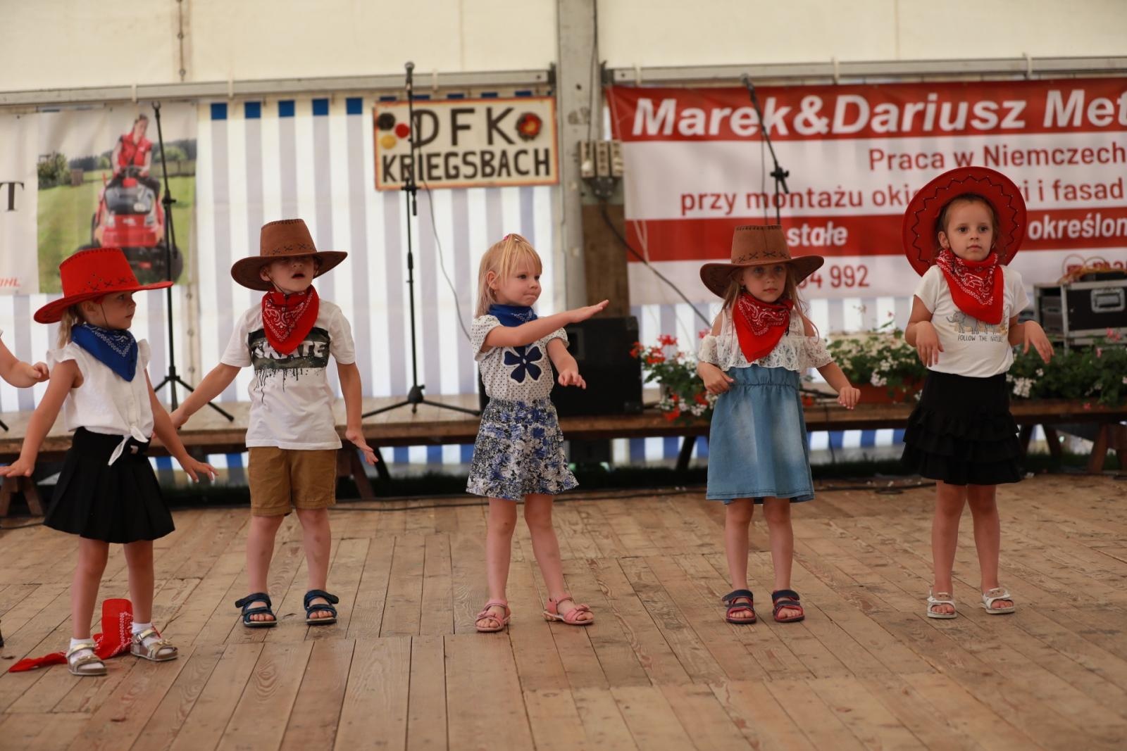 Zdjęcie w galerii na portalu naszraciborz.pl: 100 lat OSP Bojanów. Wesoło i kolorowo na scenie wiadomości z regionu
