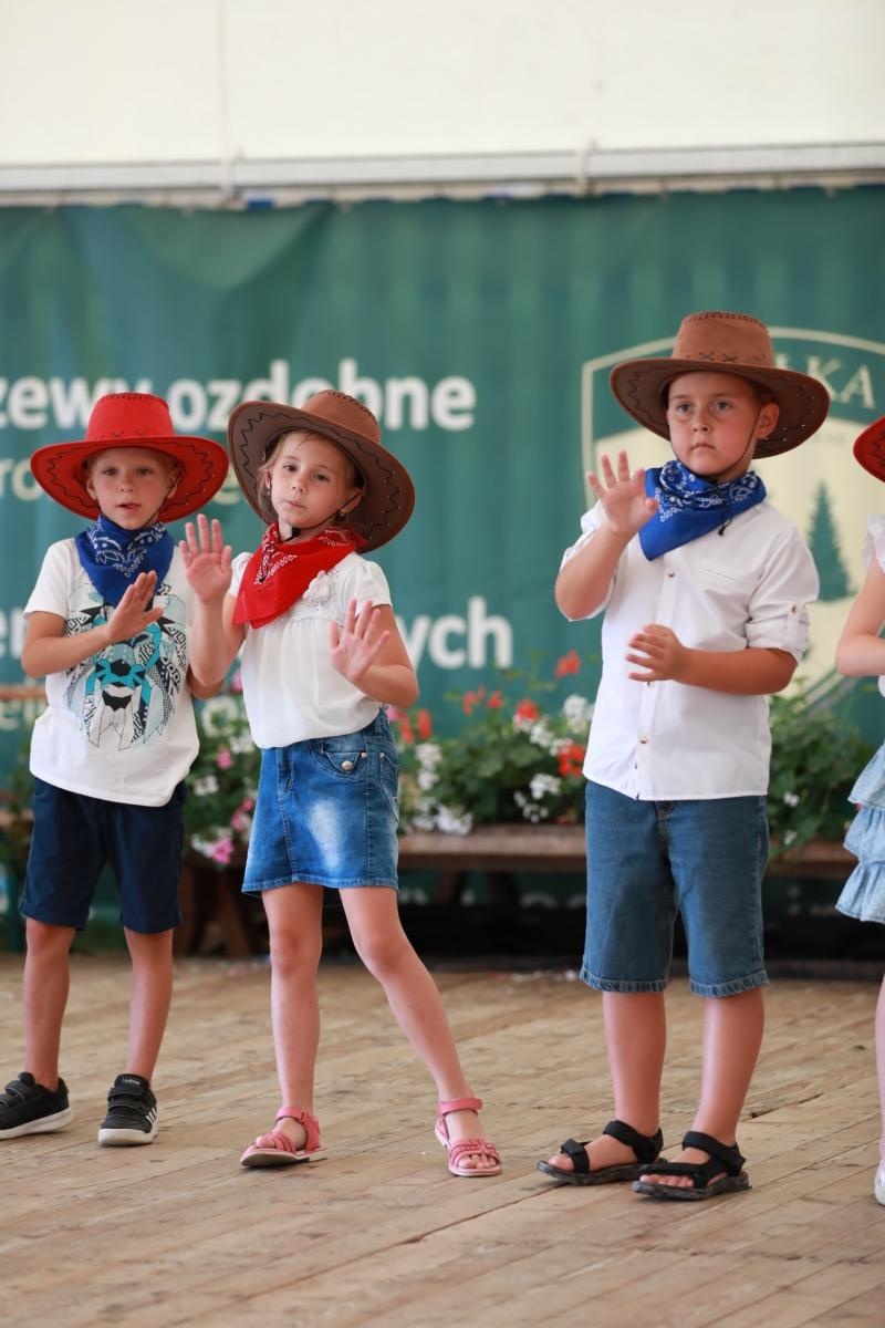 Zdjęcie w galerii na portalu naszraciborz.pl: 100 lat OSP Bojanów. Wesoło i kolorowo na scenie wiadomości z regionu