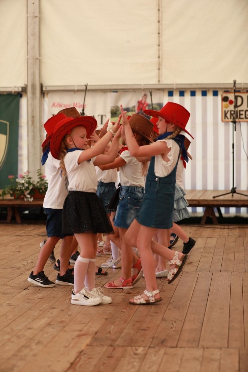 Zdjęcie w galerii na portalu naszraciborz.pl: 100 lat OSP Bojanów. Wesoło i kolorowo na scenie wiadomości z regionu