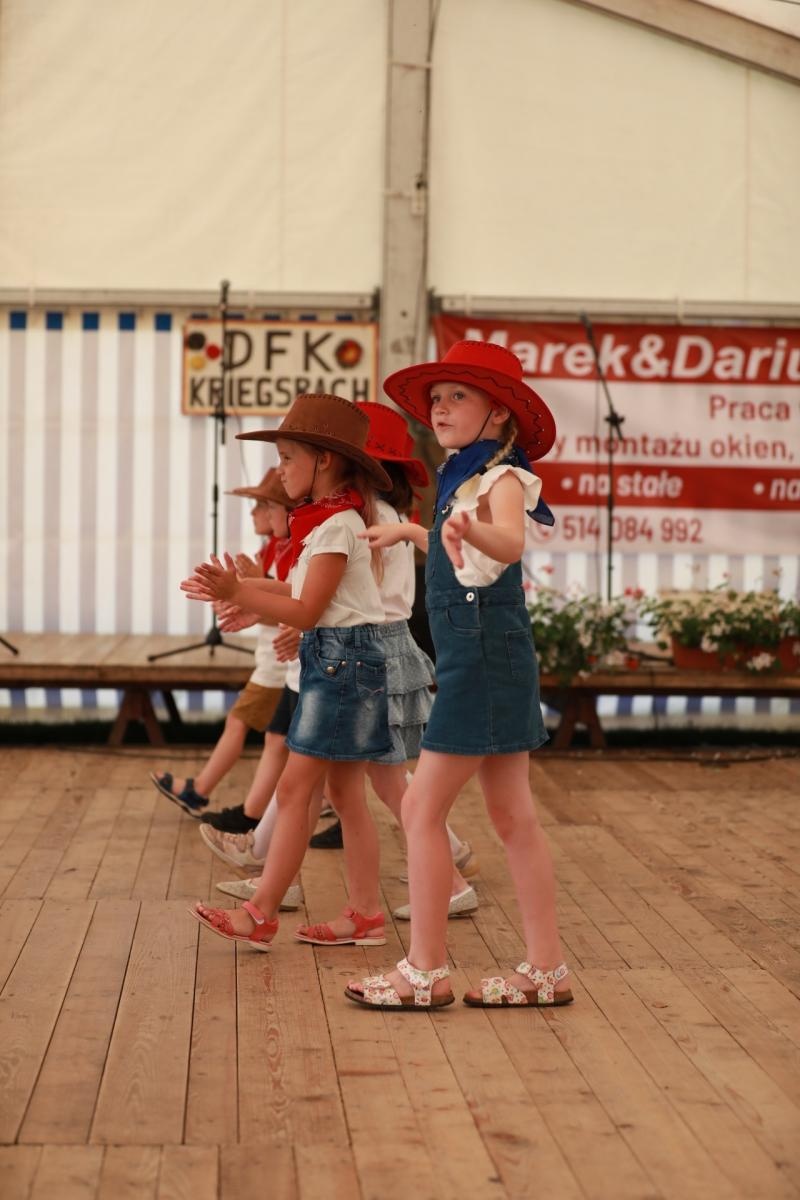 Zdjęcie w galerii na portalu naszraciborz.pl: 100 lat OSP Bojanów. Wesoło i kolorowo na scenie wiadomości z regionu