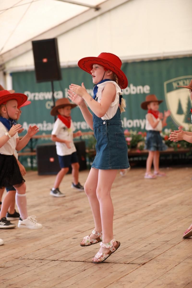 Zdjęcie w galerii na portalu naszraciborz.pl: 100 lat OSP Bojanów. Wesoło i kolorowo na scenie wiadomości z regionu