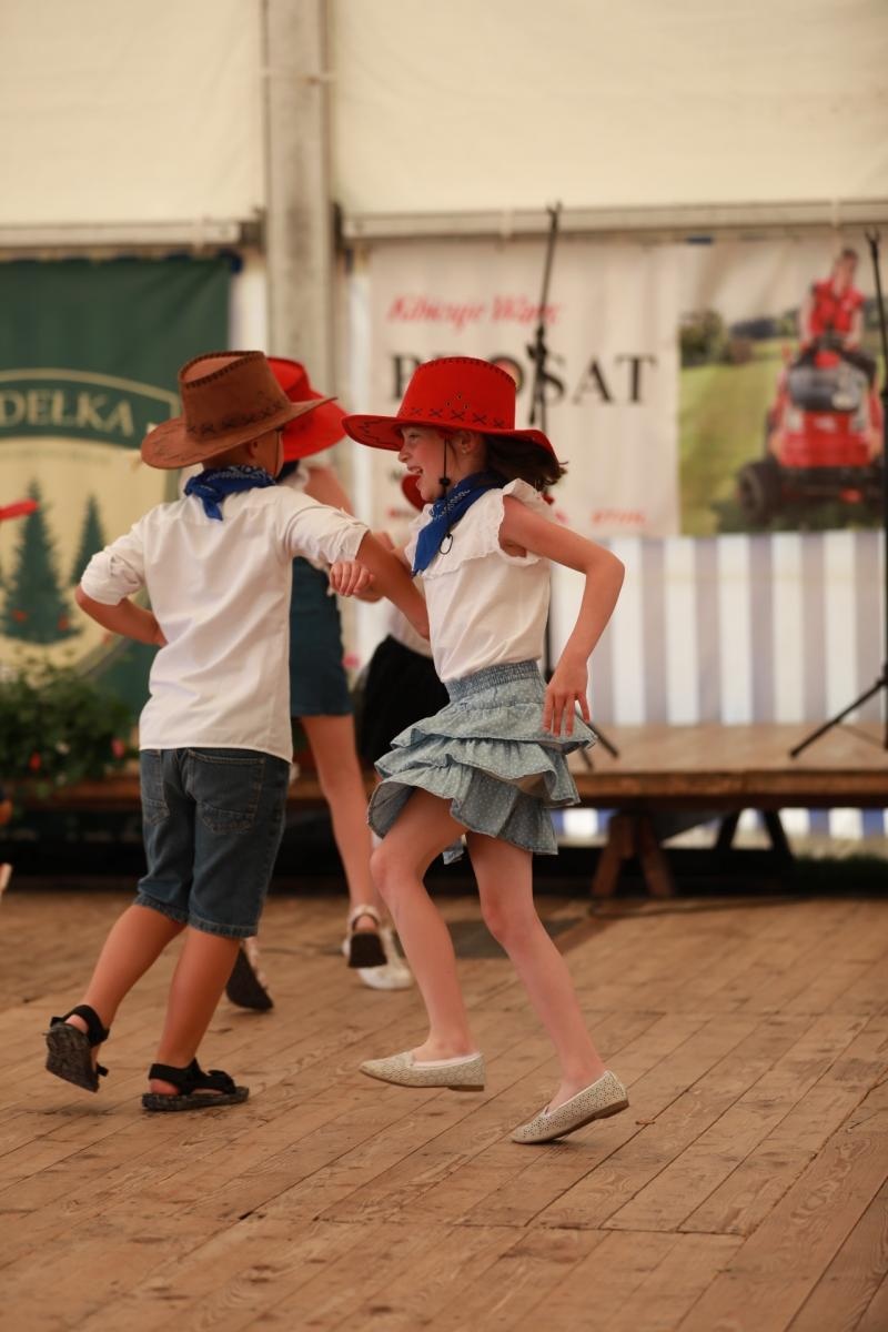 Zdjęcie w galerii na portalu naszraciborz.pl: 100 lat OSP Bojanów. Wesoło i kolorowo na scenie wiadomości z regionu