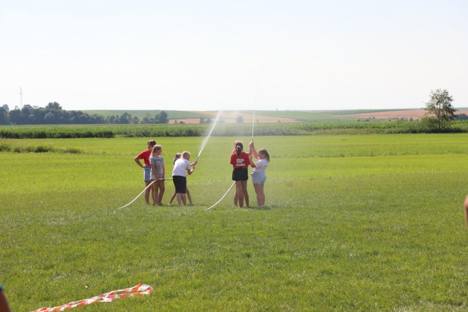 Zdjęcie w galerii na portalu naszraciborz.pl: 100 lat OSP Bojanów. Wesoło i kolorowo na scenie wiadomości z regionu