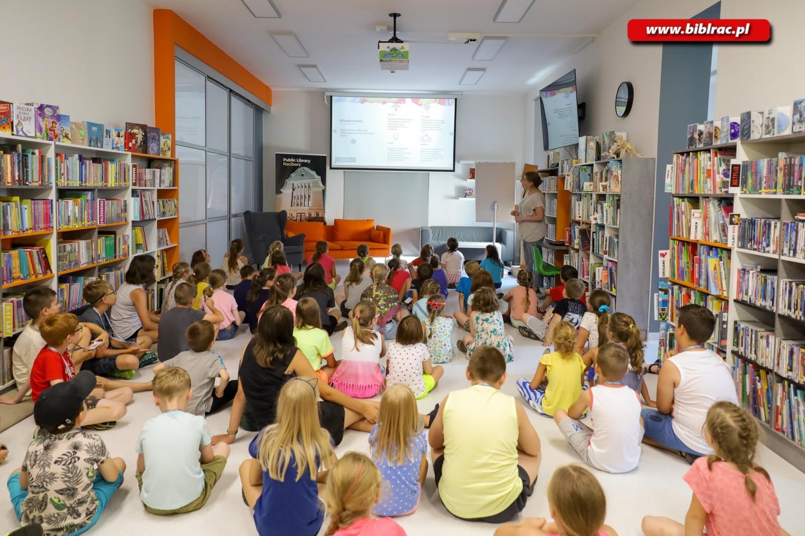 Zdjęcie w galerii na portalu naszraciborz.pl: Baśniowe Lato z Biblioteką w podróży do Norwegii wiadomości z regionu