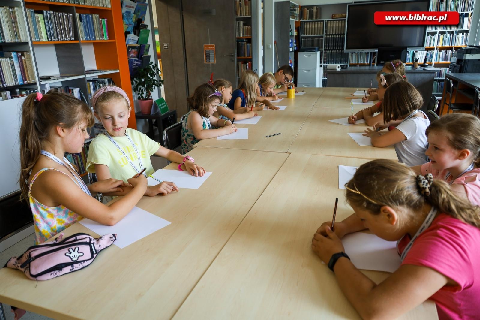 Zdjęcie w galerii na portalu naszraciborz.pl: Baśniowe Lato z Biblioteką w podróży do Norwegii wiadomości z regionu