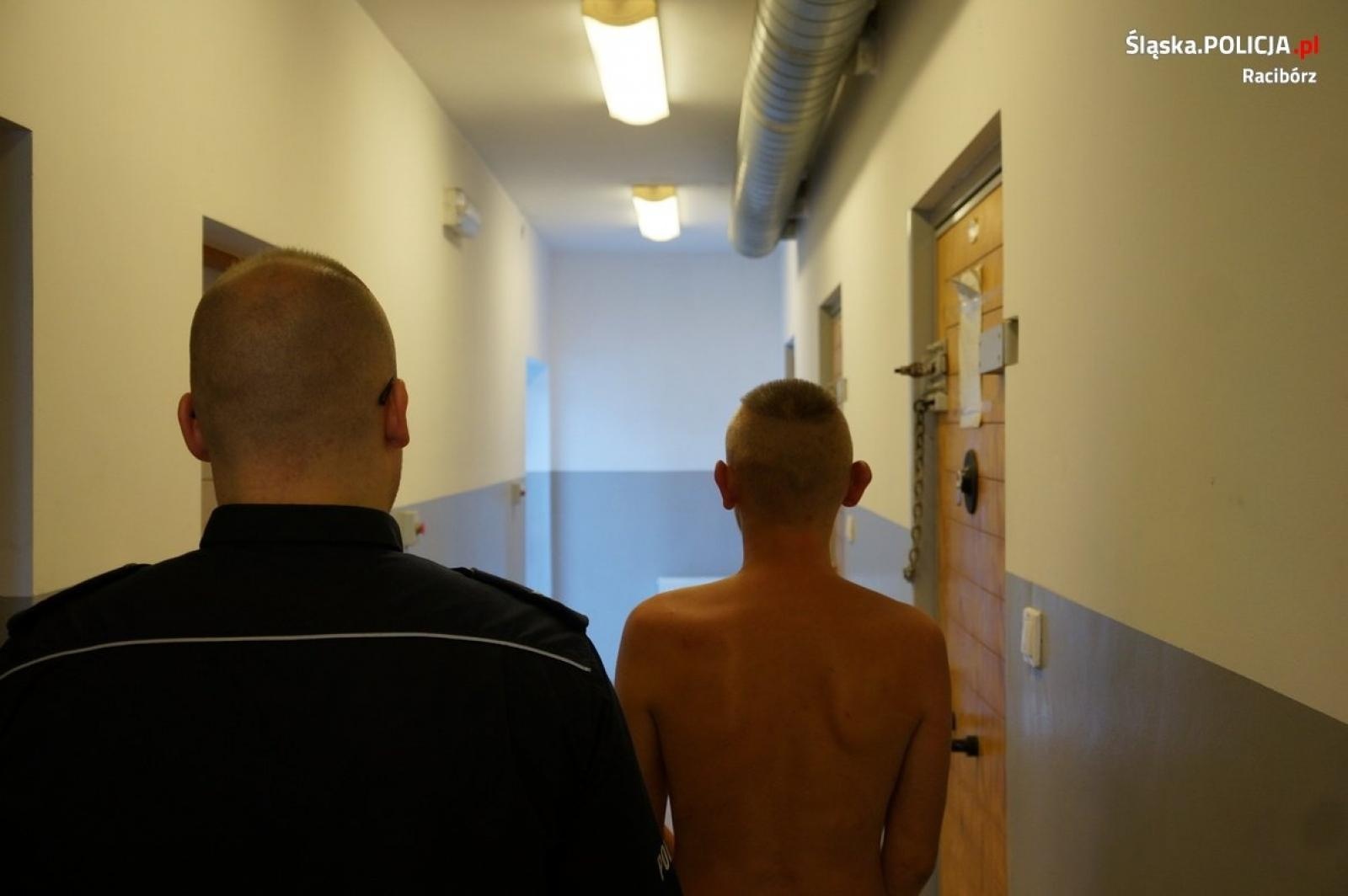 Zdjęcie w galerii na portalu naszraciborz.pl: Trzech mieszkańców Raciborza zaatakowało policjantów [FOTO] wiadomości z regionu