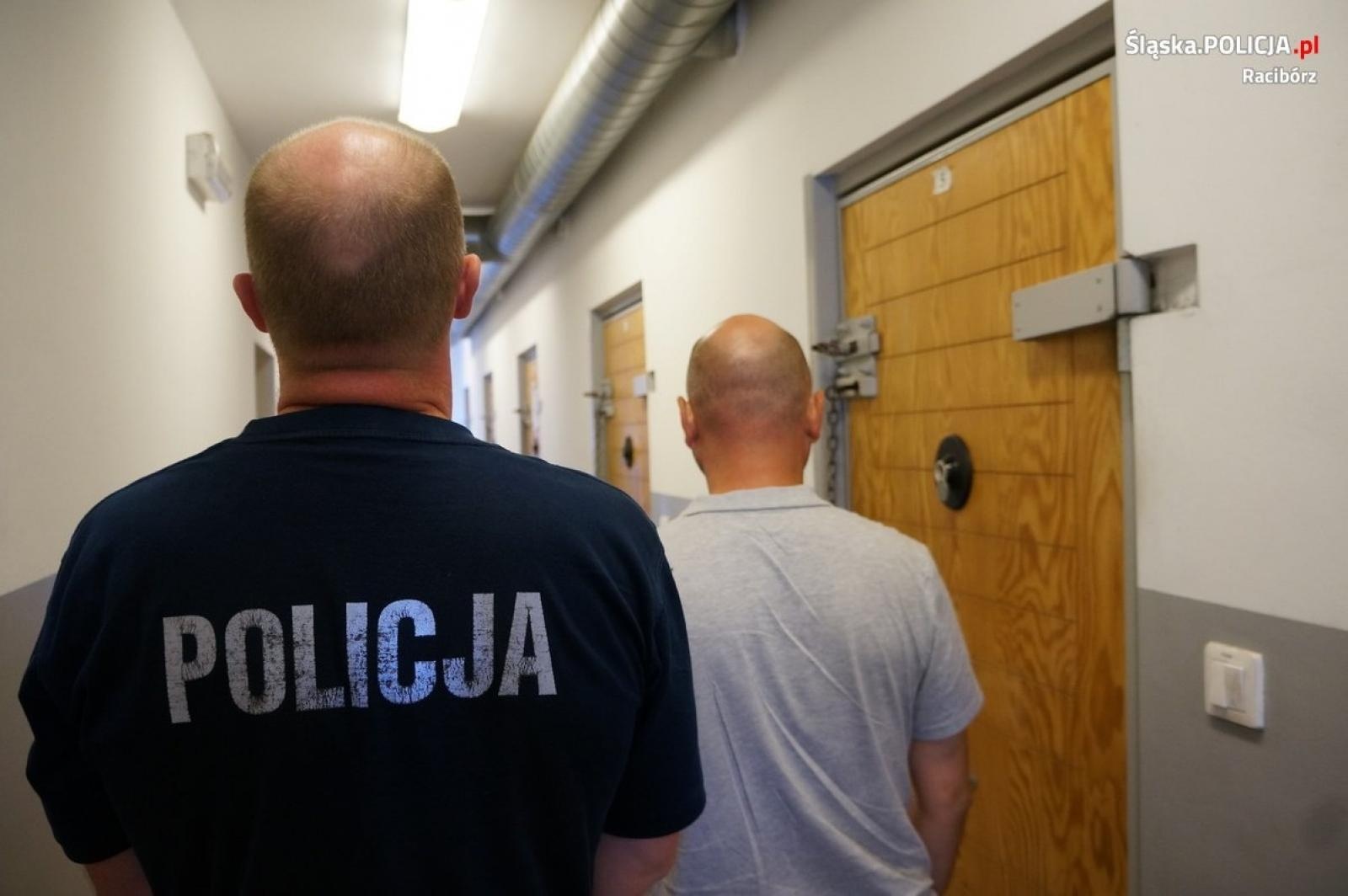 Zdjęcie w galerii na portalu naszraciborz.pl: Trzech mieszkańców Raciborza zaatakowało policjantów [FOTO] wiadomości z regionu