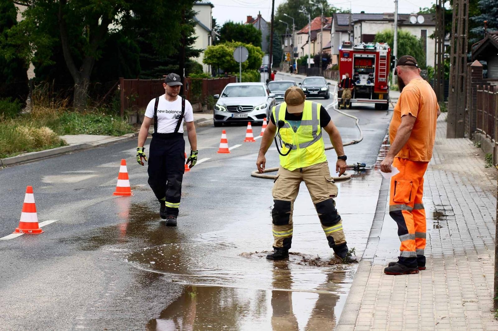 Zdjęcie w galerii na portalu naszraciborz.pl: Raport 998. Wielkie sprzątanie po nawałnicy wiadomości z regionu