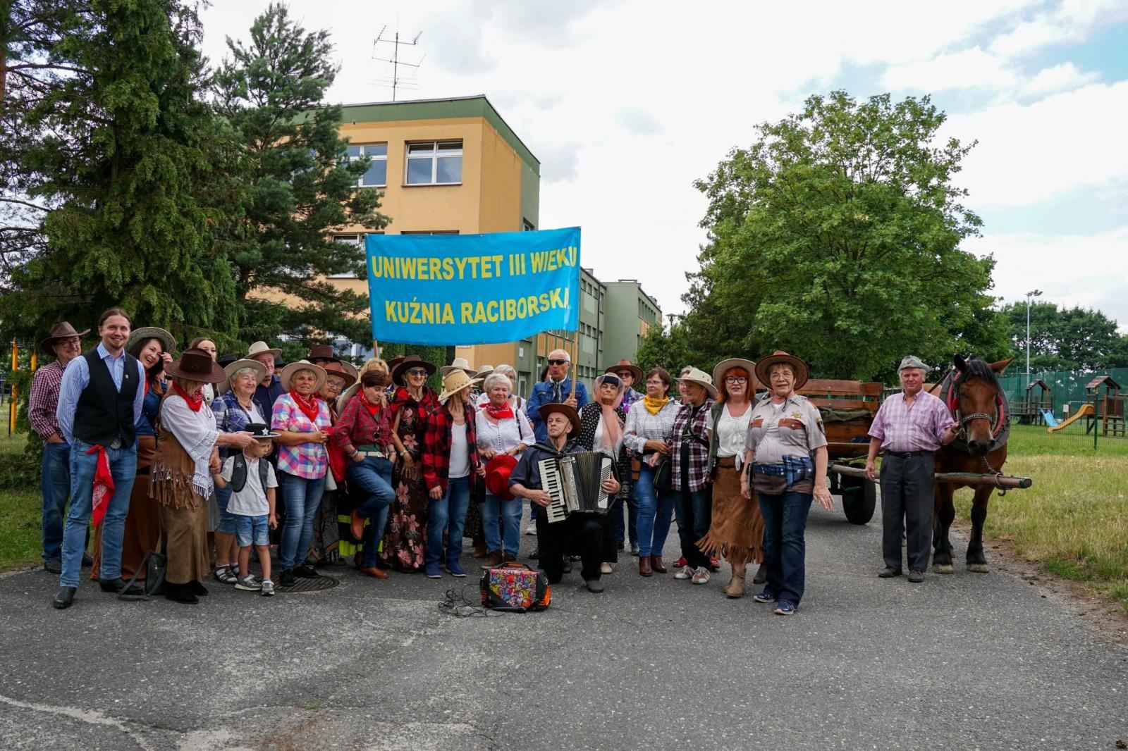 Zdjęcie w galerii na portalu naszraciborz.pl: IV Senioralia w westernowym klimacie [FOTO i WIDEO] wiadomości z regionu