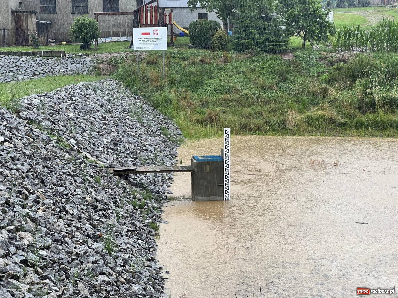 Zdjęcie w galerii na portalu naszraciborz.pl: Podtopienia w Owsiszczach i Krzyżanowicach [FOTO i WIDEO] wiadomości z regionu