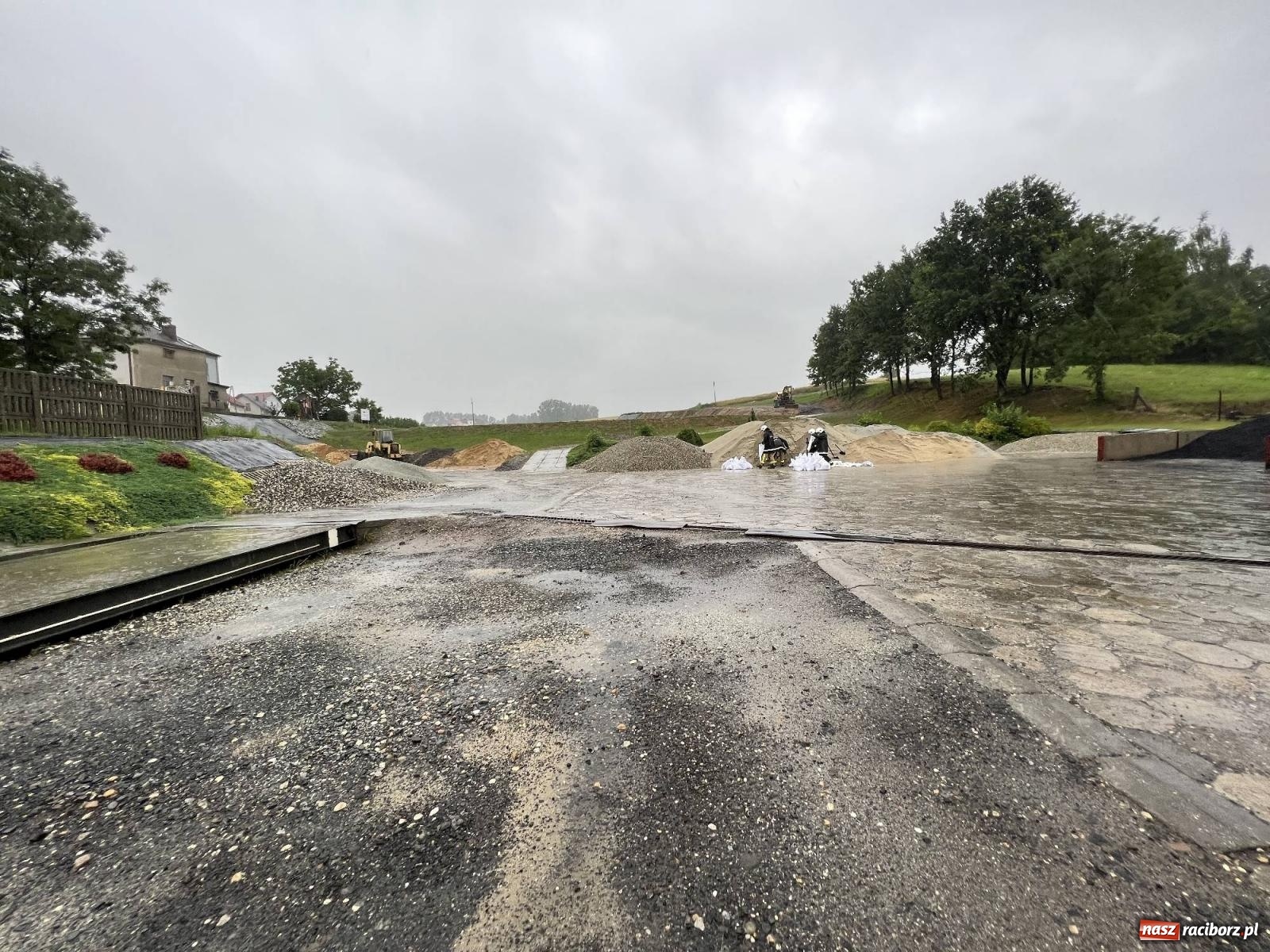 Zdjęcie w galerii na portalu naszraciborz.pl: Podtopienia w Owsiszczach i Krzyżanowicach [FOTO i WIDEO] wiadomości z regionu