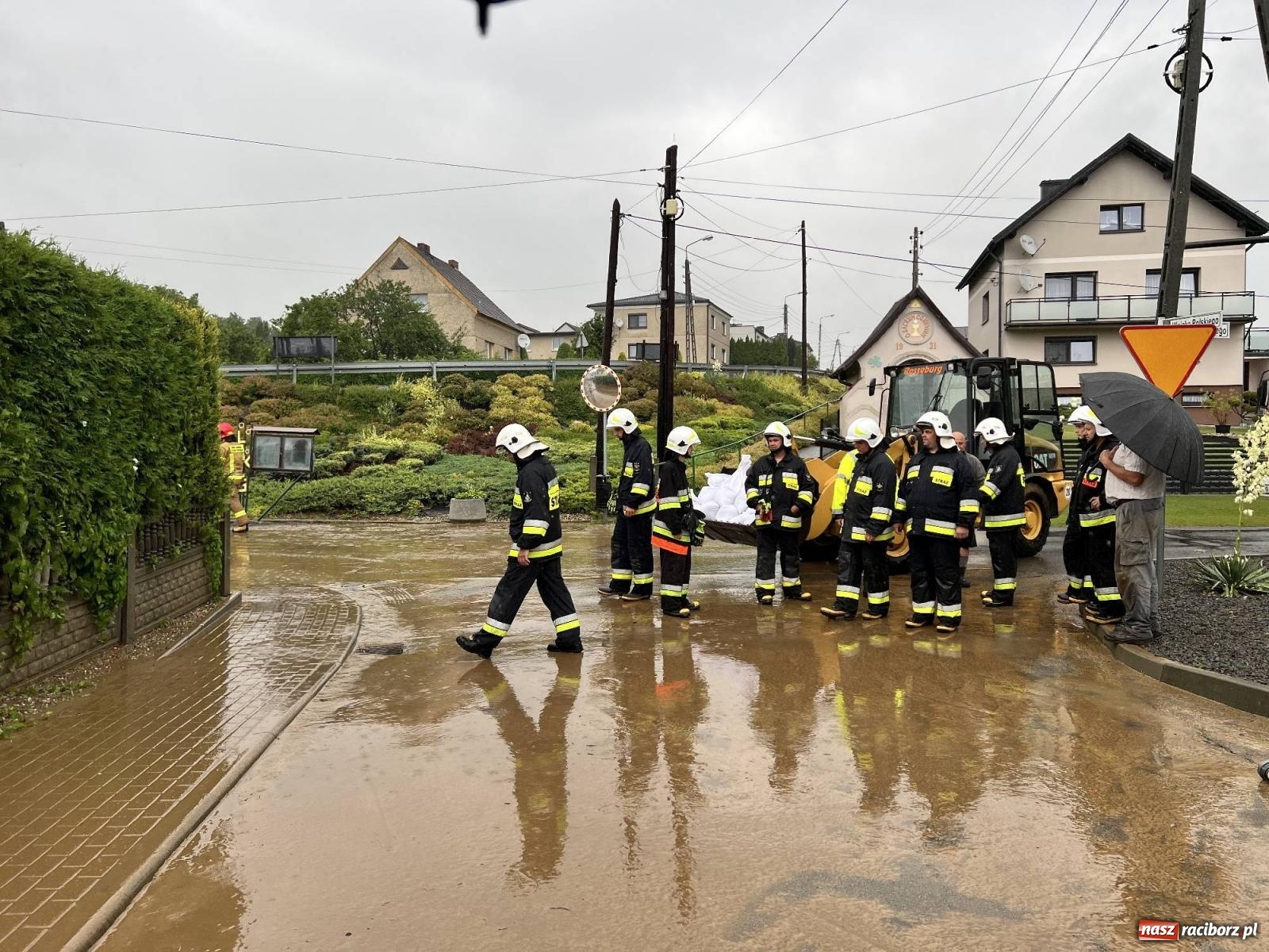 Zdjęcie w galerii na portalu naszraciborz.pl: Podtopienia w Owsiszczach i Krzyżanowicach [FOTO i WIDEO] wiadomości z regionu