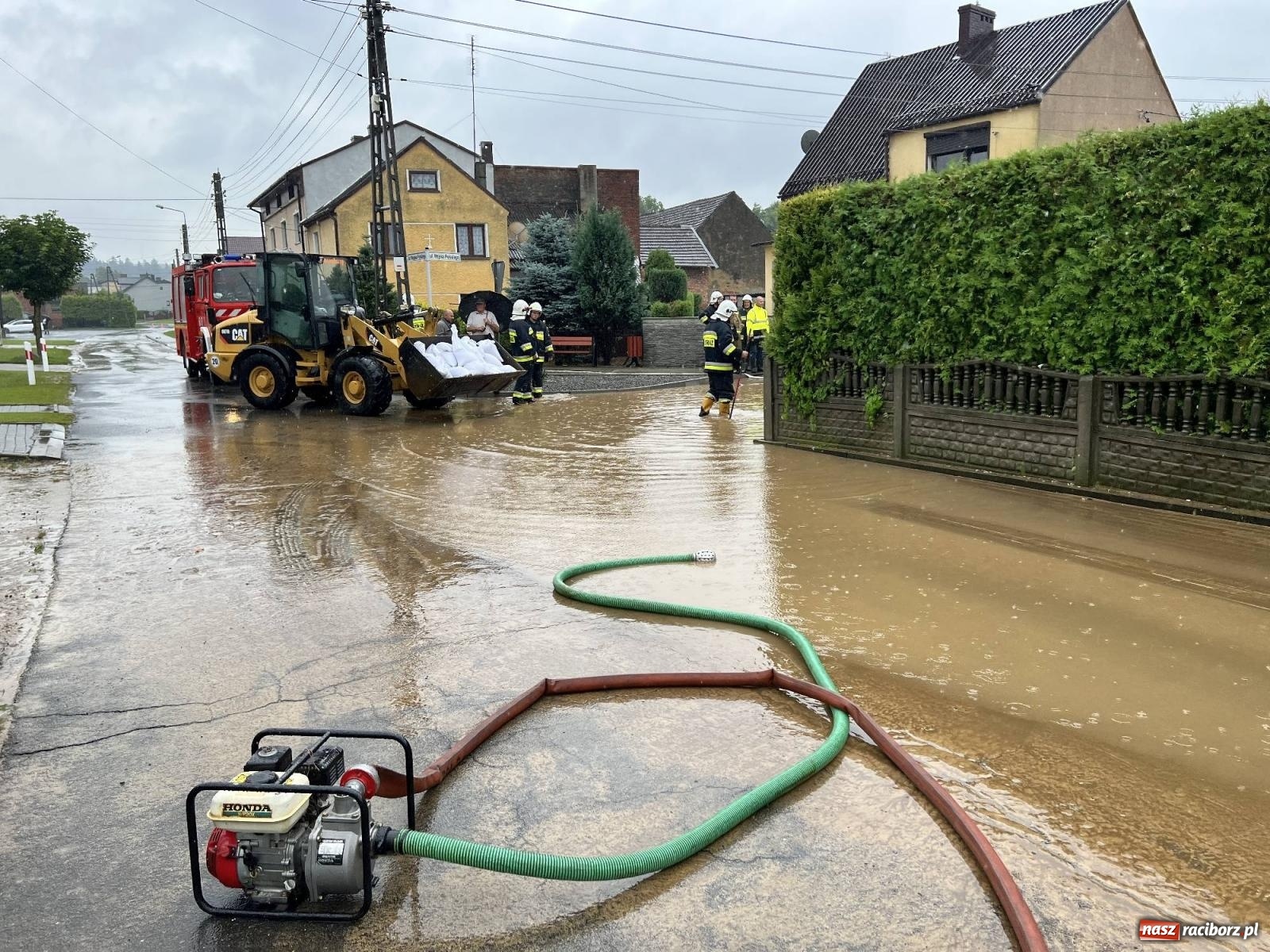 Zdjęcie w galerii na portalu naszraciborz.pl: Podtopienia w Owsiszczach i Krzyżanowicach [FOTO i WIDEO] wiadomości z regionu