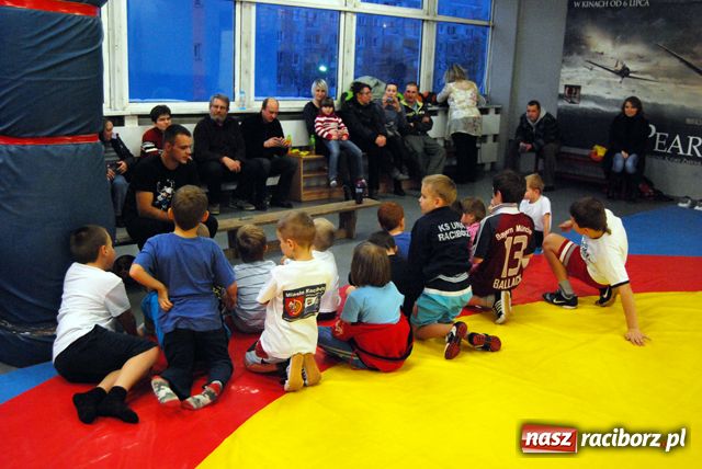 Zdjęcie w galerii na portalu naszraciborz.pl: Pierwsze kroki na macie wiadomości z regionu